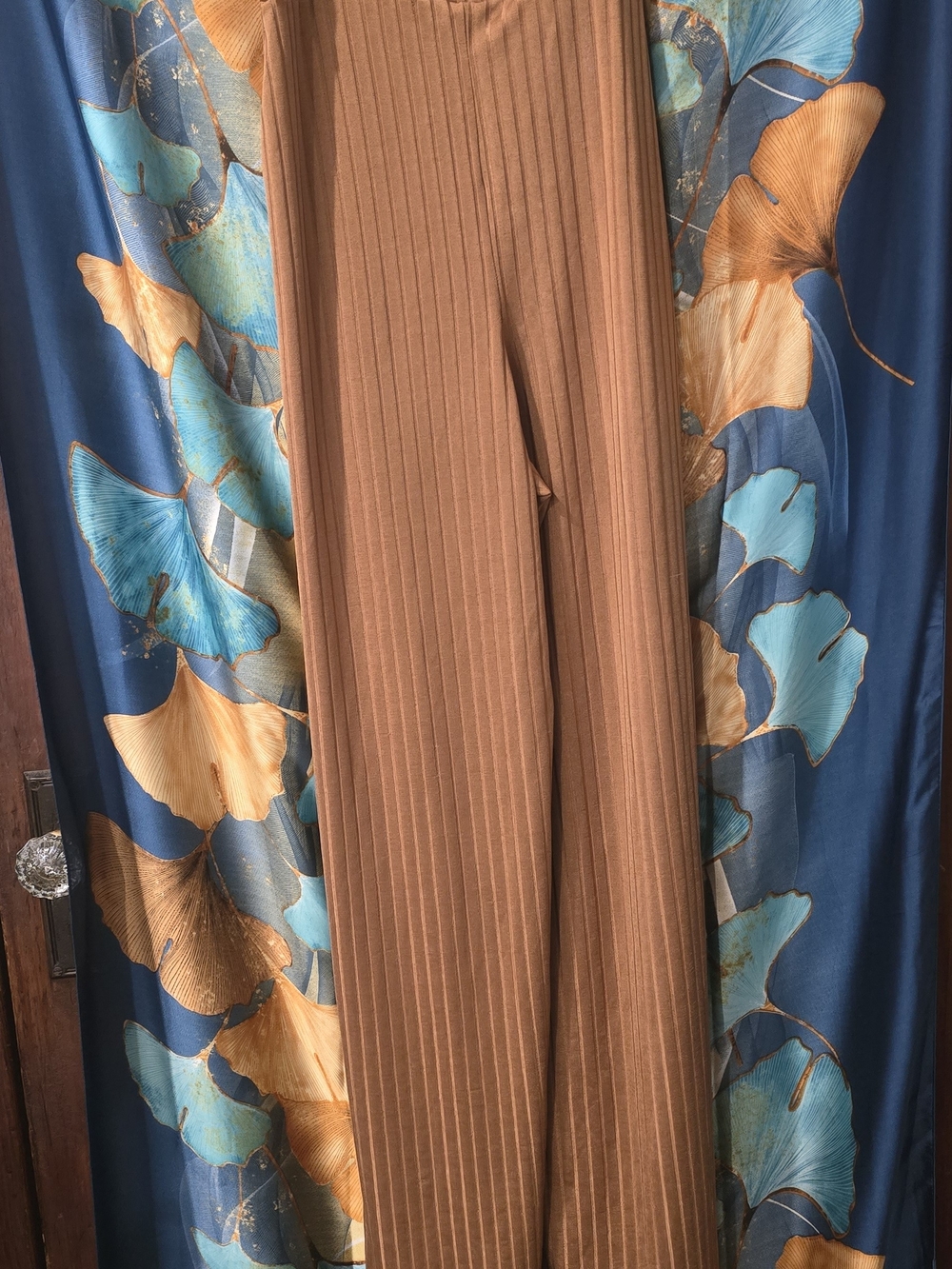 Ribbed High-wasted Wide-Leg Pants in Camel